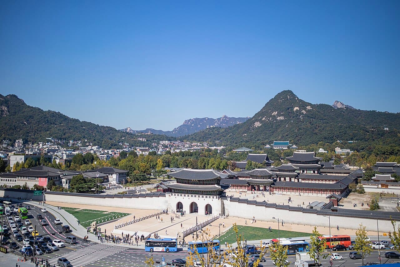 Gyeongbokgung — destinasi trip South Korea bersama Backpacker Papua