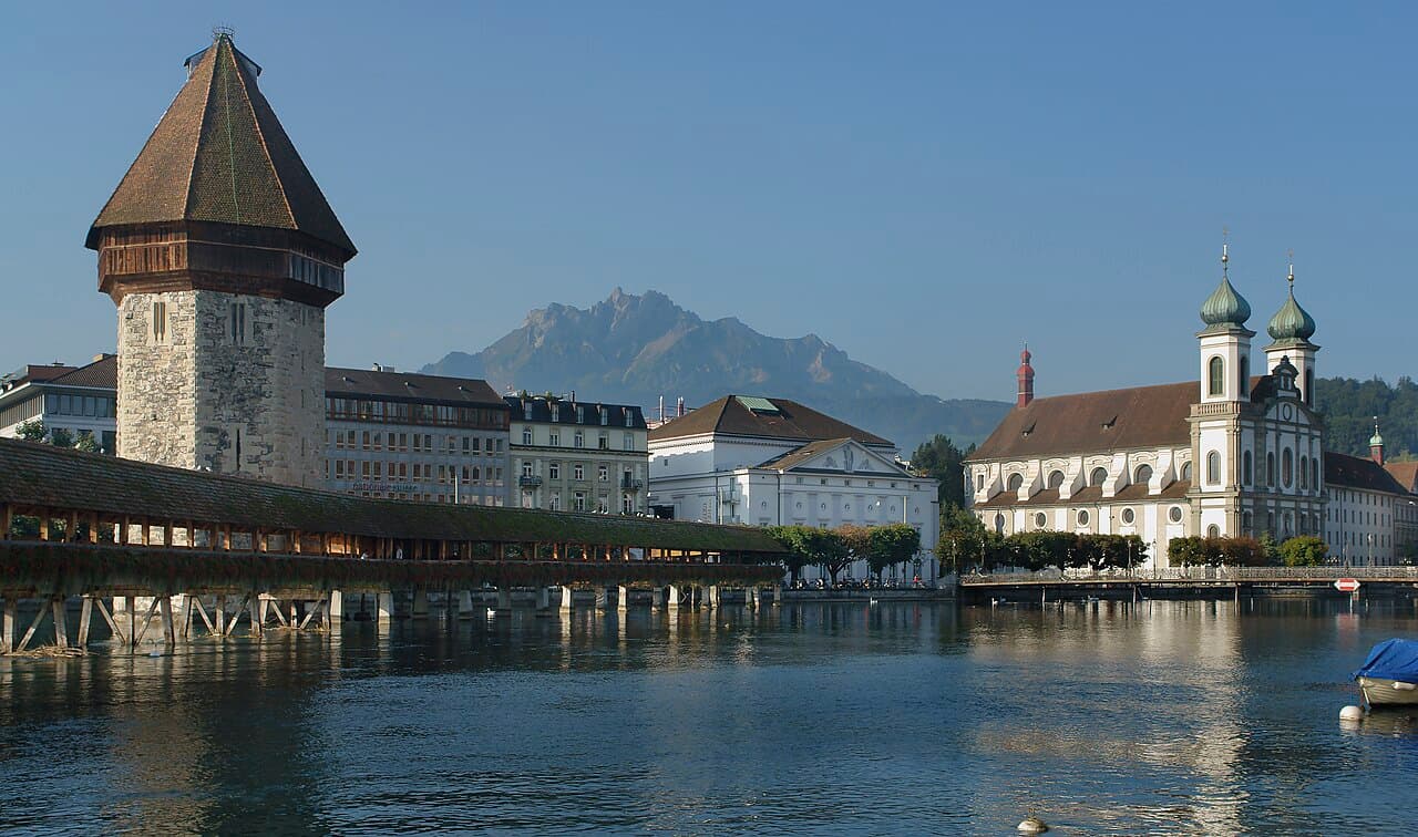 Lucerne — destinasi trip Switzerland bersama Backpacker Papua