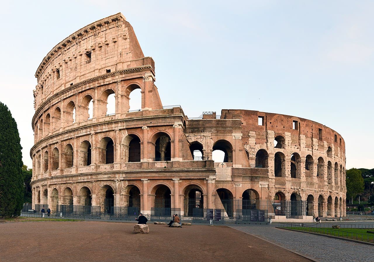 Colosseum — destinasi trip Italy bersama Backpacker Papua
